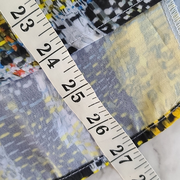 Project Runway abstract blouse size medium - Picture 5 of 9